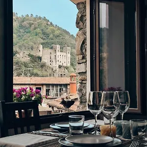 la-casetta-dolceacqua.hotelitalianriviera.com/
