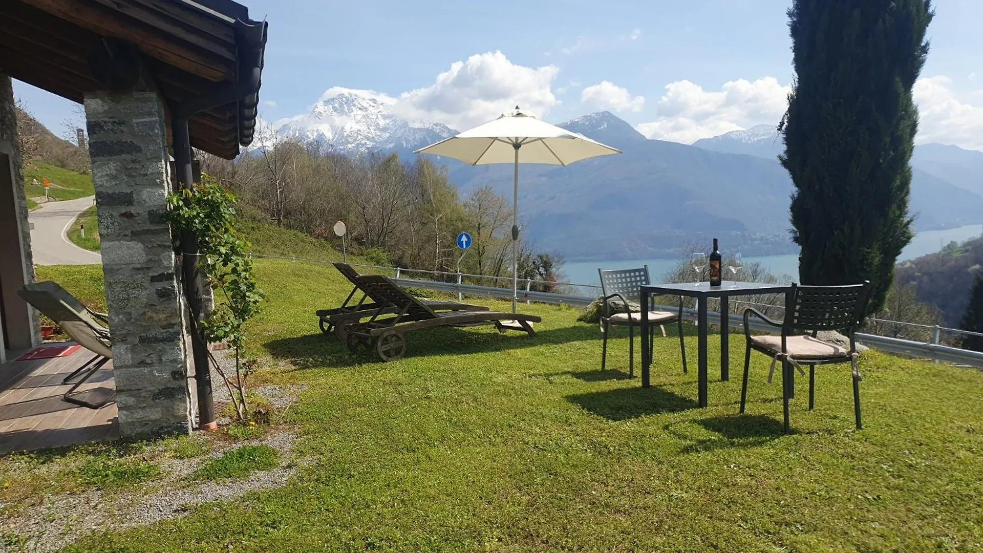 ファームステイ Agriturismo Nona Rosa グラヴェドーナ